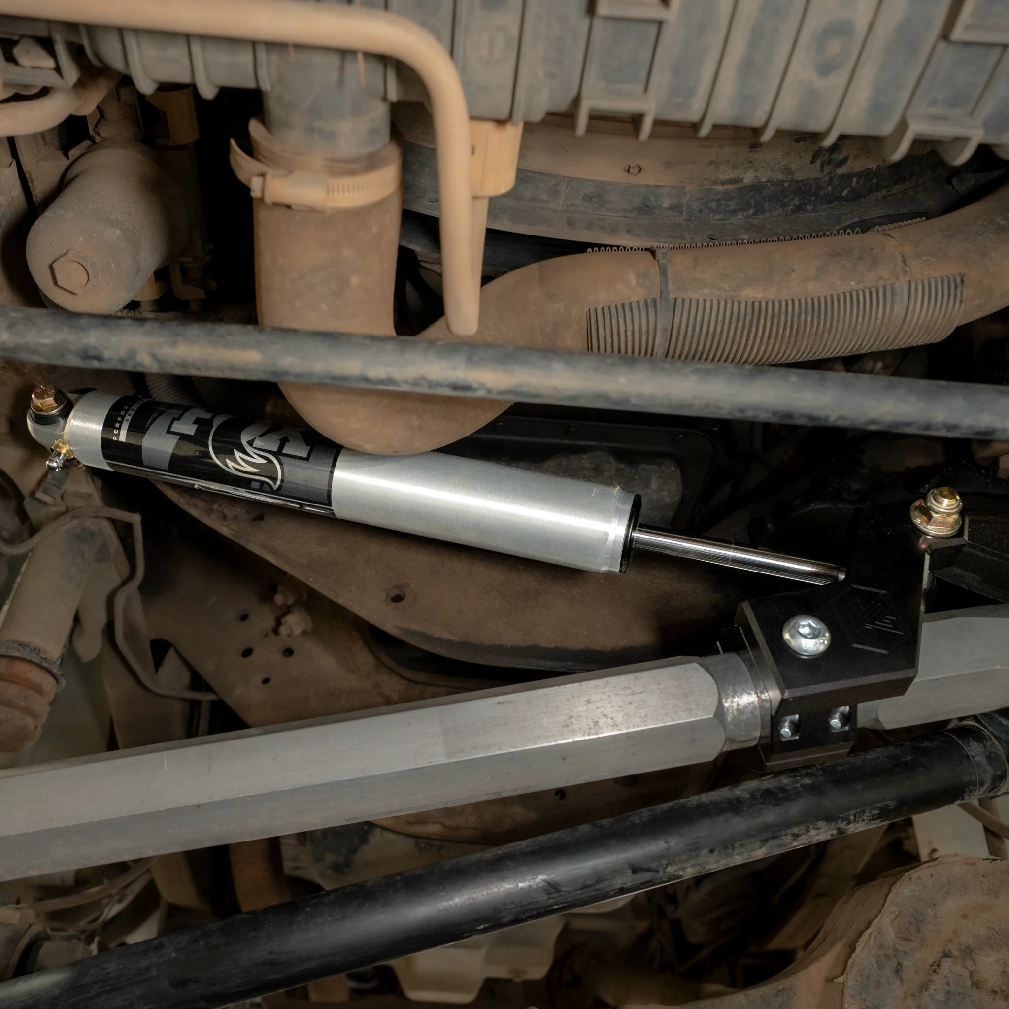 Fox Performance Series 2.0 IFP Stabilizer Kit for 2005-2007 Ford Super Duty F-250/F-350 - Image 2