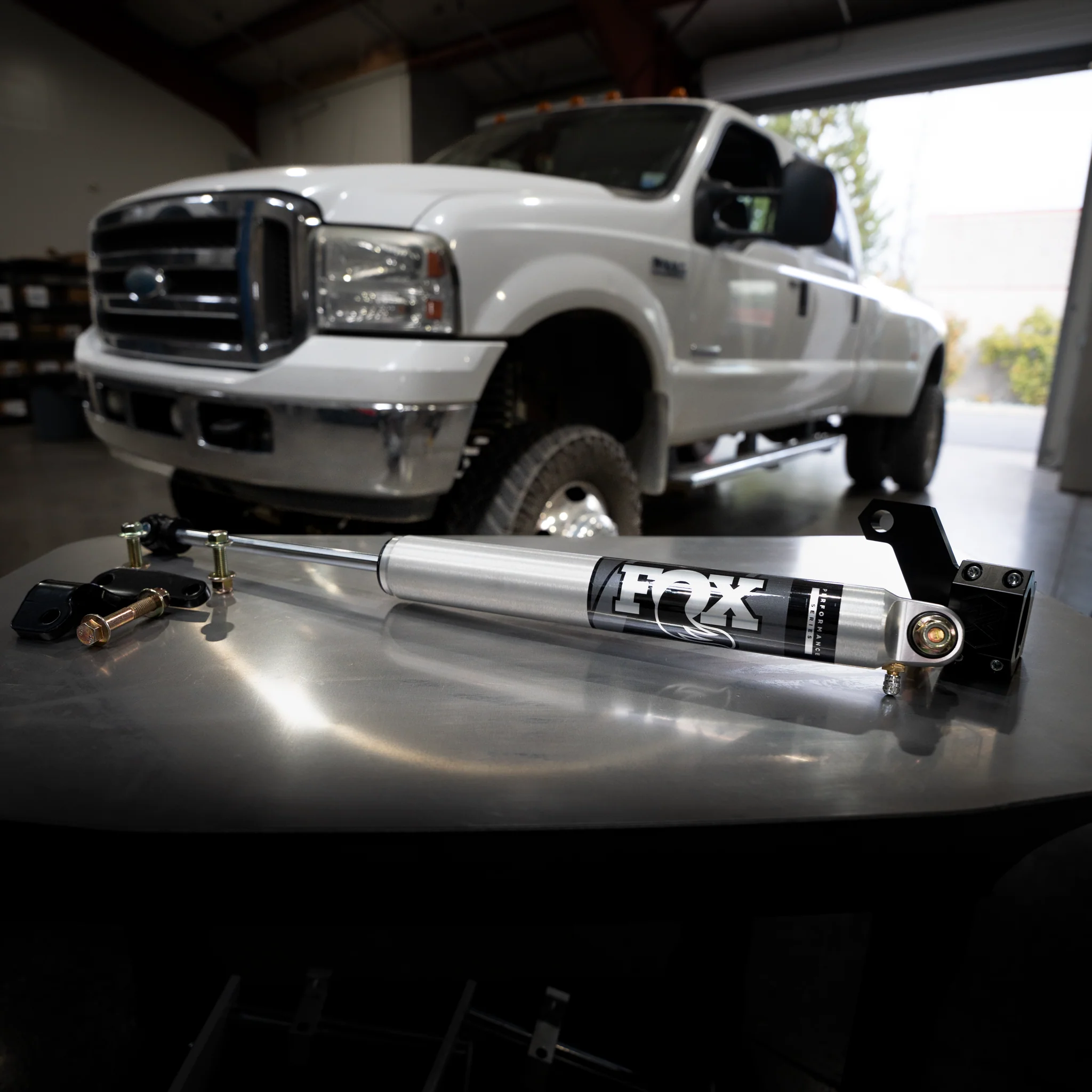 Fox Performance Series 2.0 IFP Stabilizer Kit for 2005-2007 Ford Super Duty F-250/F-350 - Image 5